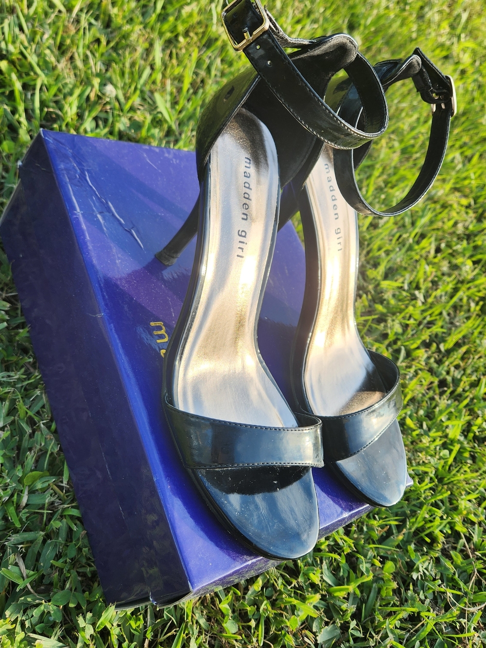 Madden Girl Black Ankle-Strap Stiletto Sandals Size 10